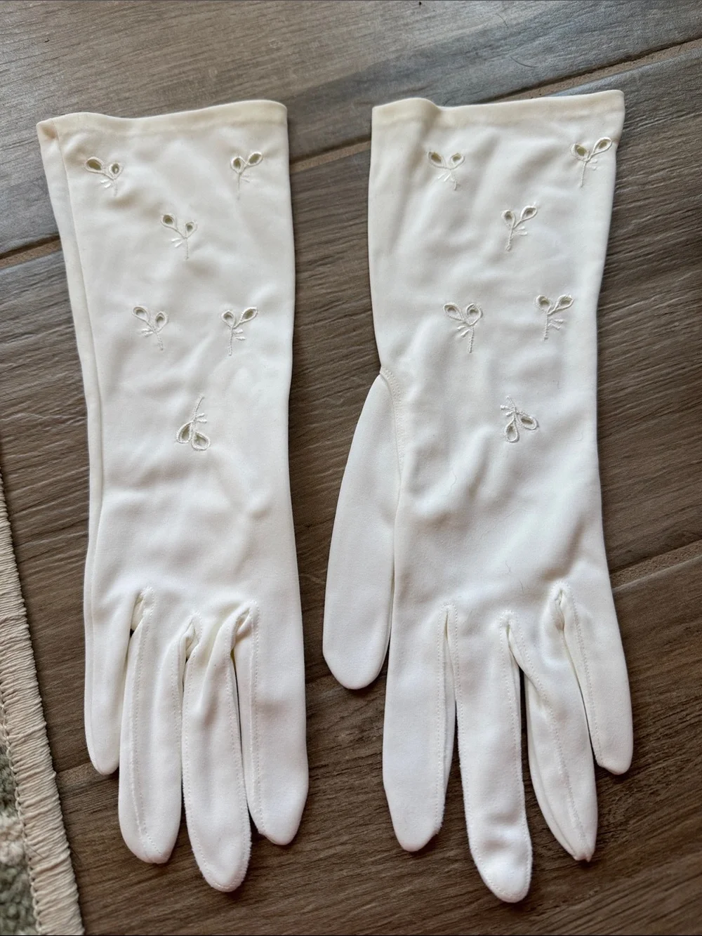 Vintage Wear Right 7 nylon eyelet gloves